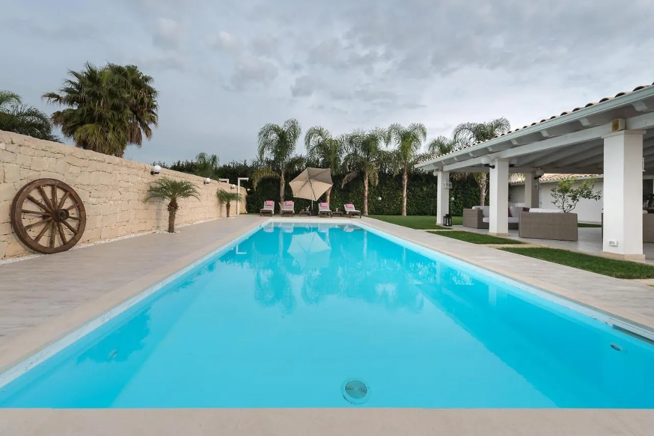 Villa Le Palme - Isulatravel Ispica Italy